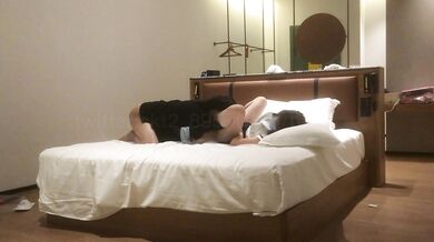 推特大神 『创可贴君』专约JK制服嫩妹三部曲 停车场偷操 再到酒店啪啪 多角度拍摄 高清1